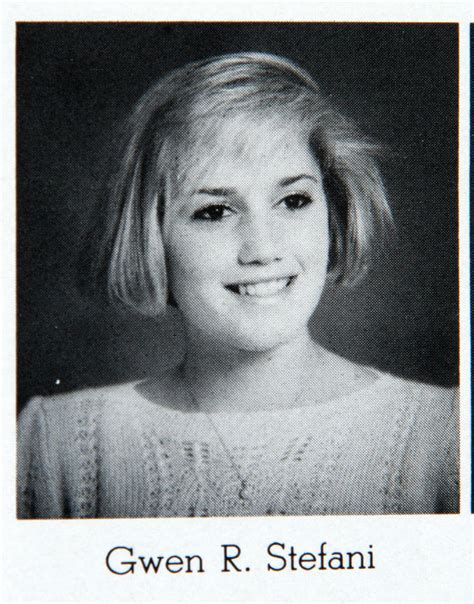 Hake's - NO DOUBT - GWEN STEFANI SIGNED 1987 HIGH SCHOOL YEARBOOK.