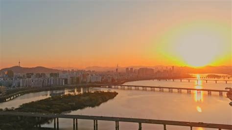 Han River Yeouido Seogangdaegyo Bridge Mapodaegyo Bridge Seoul N