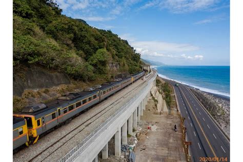 環島鐵路電氣化最後一哩路 預定年底完工 青年日報 Line Today