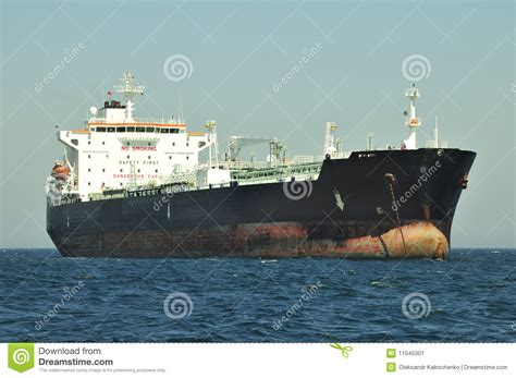 De Ruwe Oliecarrier Van De Tanker Schip Stock Afbeelding Image Of