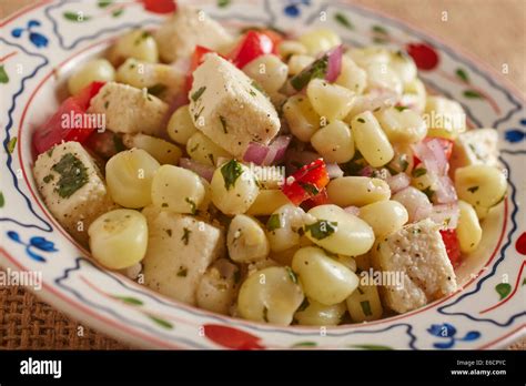 Ensalada De Maíz Peruano Ensalada De Choclo Fotografía De Stock Alamy