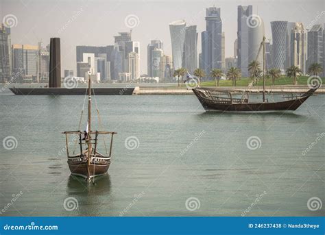 Botes Dhow Tradicionales En Qatar Foto De Archivo Imagen De Culturas