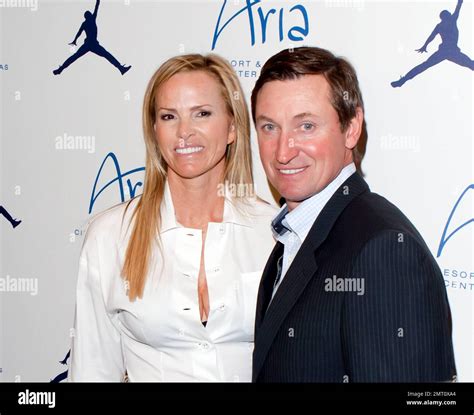 Janet Jones-Gretzky and Wayne Gretzky at the Michael Jordan Celebrity ...