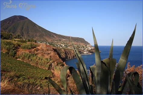 aeolian islands beaches Archives - ToursMaps.com