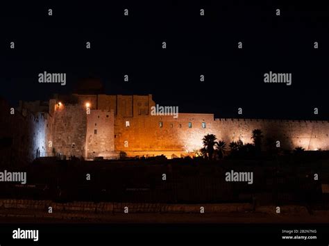 Jerusalem old city night view for tourism Stock Photo - Alamy