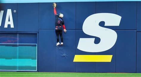 daulton varshos incredible climbing attempt  rob  home run