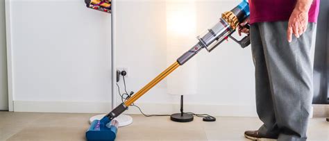 Dyson V S Detect Submarine Review Does The Handstick King S First