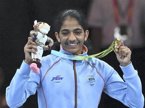 Cwg Boxers Nitu Ghanghas Amit Panghal Win Gold Medals For India