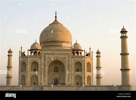 Taj Mahal Morning Hi Res Stock Photography And Images Alamy