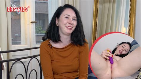 Ersties Junge Studentin Joana Besorgt Es Sich Mit Ihrem Lieblingsspielzeug Free Sex Video
