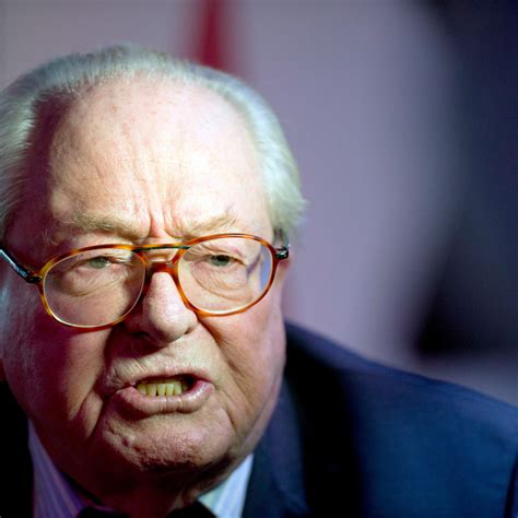 Exclusion de Jean-Marie Le Pen : "Une décision de Marine", accuse-t-il