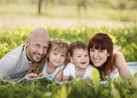 Angebot Familien Fotoshooting Im Freien Babybauch Und