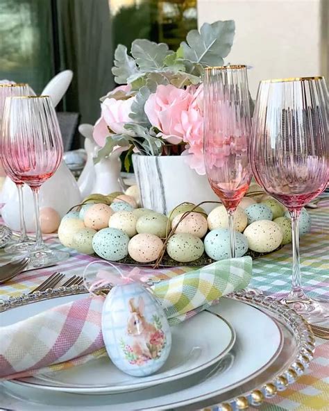 Effortless and Chic Outdoor Easter Brunch Tablescape Ideas