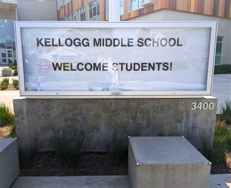 Kongregate Visits Kellogg Middle School