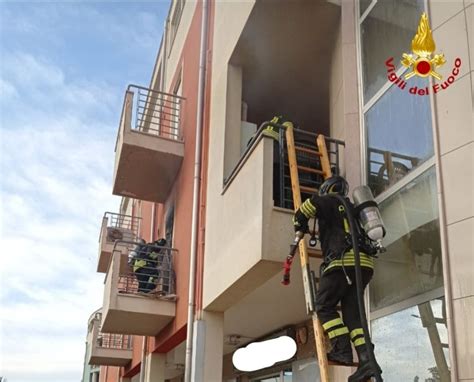 Mesagne Cortocircuito Da Friggitrice Ad Aria Fiamme In Appartamento