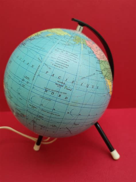 Lampe globe terrestre année 1960 Cartes Taride diamètre 16 cms 1 80