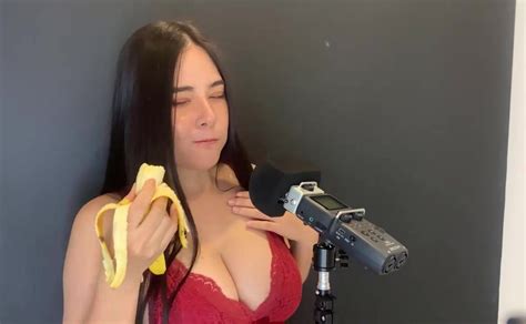Watch ASMR Wan Sucking A Banana Video Leaked Porn Video NudeSpree