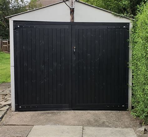 Elizabethan Garage Door A Timber Gates And Garage Doors