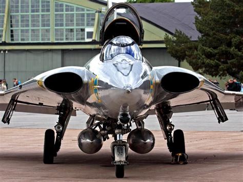 This May Be The Coolest Most Futuristic Combat Jet Ever Built Gizmodo Uk