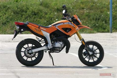 Test Keeway Xray Supermoto Motocykel Sk V Etko O Motork Ch