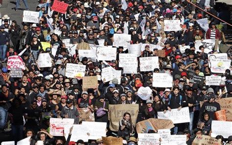 México Miles de estudiantes protestan contra la violencia