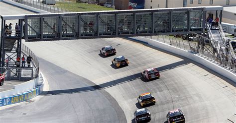 The best spots at NASCAR tracks to enjoy a race