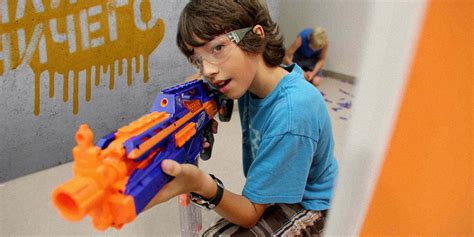 Адаптация фирменного стиля для российского рынка компании NERF
