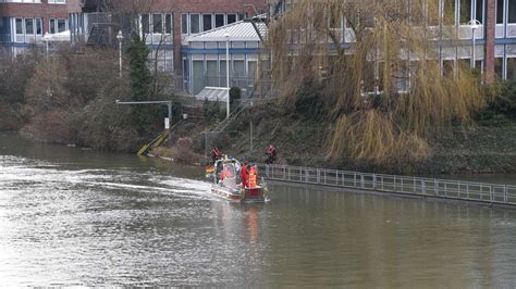 Heidelberg Wieblingen Fotos Unbekannte Leiche Bei Wasserkraftwerken