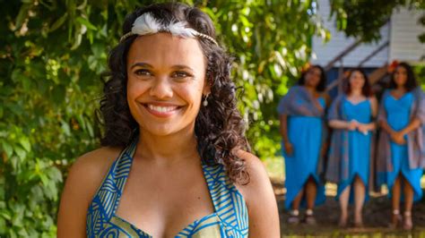 7 Hot Sexy Carmel Johnson Bikini Pics