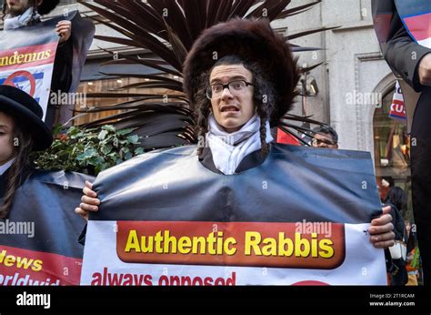 Neturei karta rabinos fotografías e imágenes de alta resolución Alamy