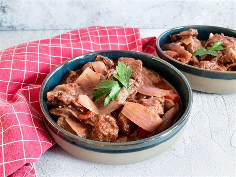 Griekse Stifado Een Heerlijk Grieks Stoofpotje Kokenandbakken Doe Je Zo