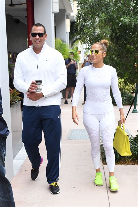 Jenifer Lopez Hot Celebs Home