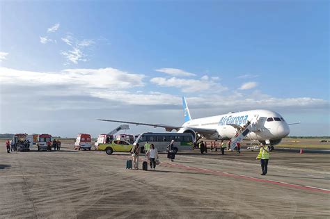 Boeing De Air Europa Aterriza En Brasil Tras Turbulencias Que Dejan