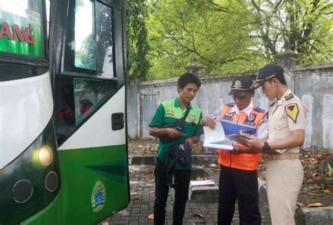 Terminal Giwangan Masih Sepi Pemudik Petugas Dishub Gencarkan