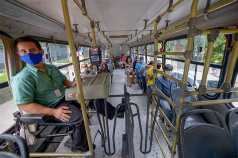 Pelo Menos Tr S Munic Pios Do Am Derrubam Obrigatoriedade De M Scaras