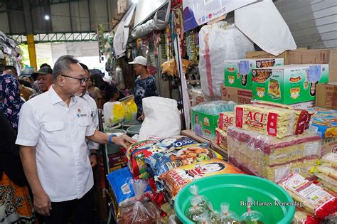 Mendag Meninjau Harga Bapok Di Pasar Baru Gresik Jawa Timur