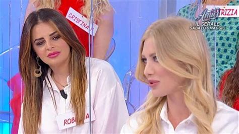 Uomini E Donne Roberta Di Padua E Il Nuovo Affondo Su Nicole Non Mi