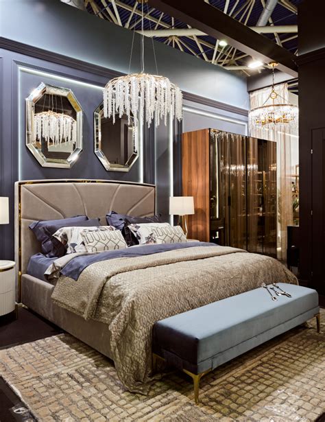 Для чего в изножье кровати ставят банкетку? | Статья Garda Décor
