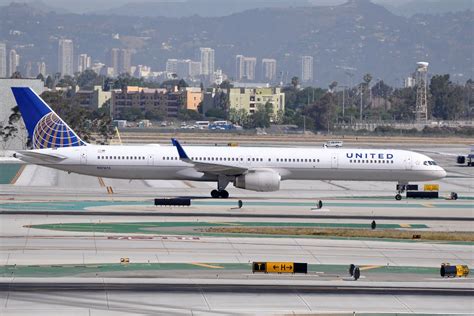 N57870 LAX MSN 33525 LN 1031 B757 33N UNITED AIRLINES LAX Flickr