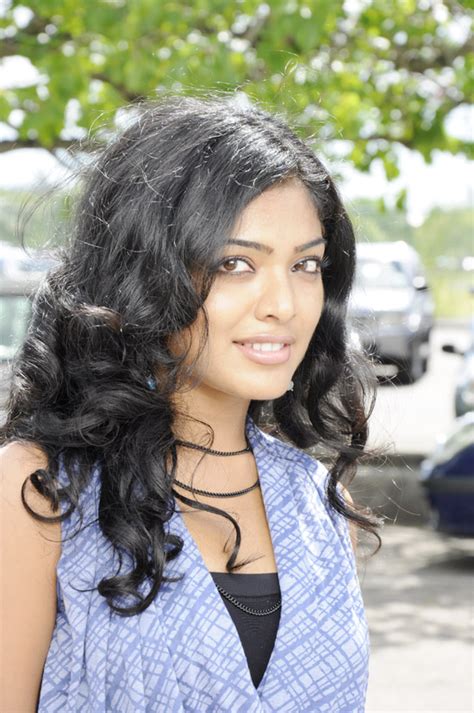 Malayalam Actress Rima Kallingal Hot Photo Gallery Hollywood