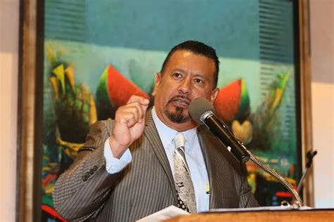 La increíble historia del mexicano que inventó los Cheetos Flamin Hot resultó ser una mentira