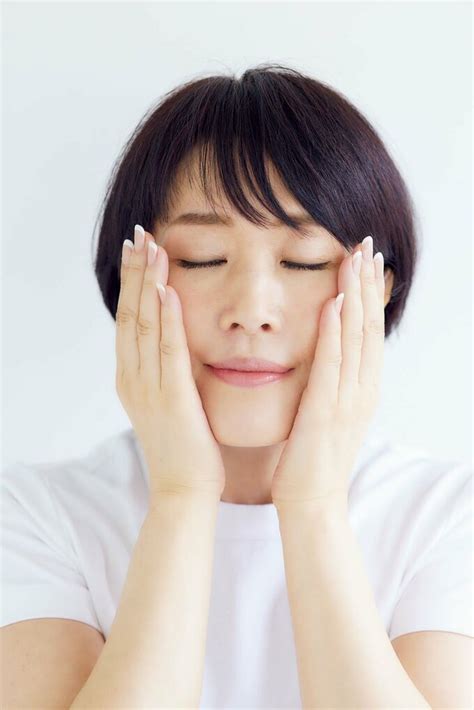 写真 1ページ目シートマスクの効果が倍増。美容家・小林ひろ美さんの「とっておき乾燥対策」 Esseonline（エッセ オンライン）