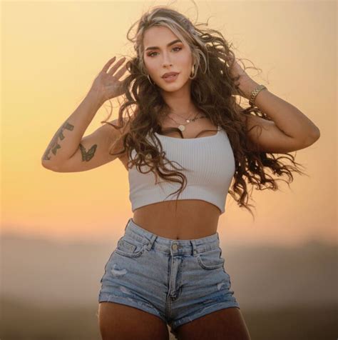 Hot Sexy Orin Julie Bikini Pics