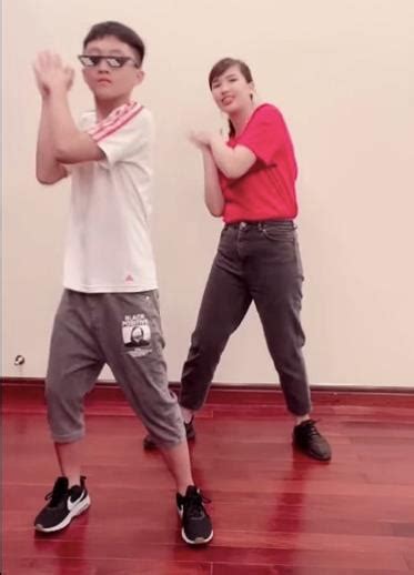 C Ng Ng M Ng Ng Lo T Cover V O B I H T Si U Anh H Ng Hot Nh T M A T U Tr Ng N M Nay