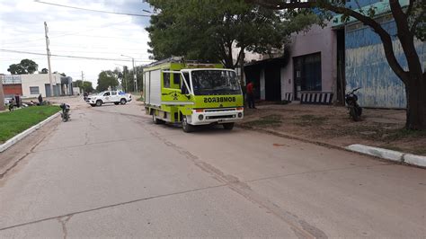 Villa Ángela BOMBEROS SOFOCO UN INCENDIÓ EN UN TALLER MECÁNICO DE MOTOS