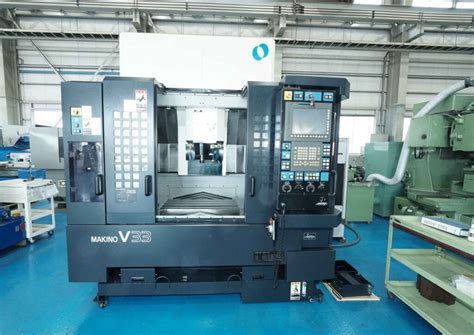 Vertical Machining Center Makino V