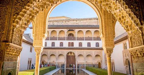 La Alhambra De Granada Es El Monumento Más Significativo Del Mundo Para