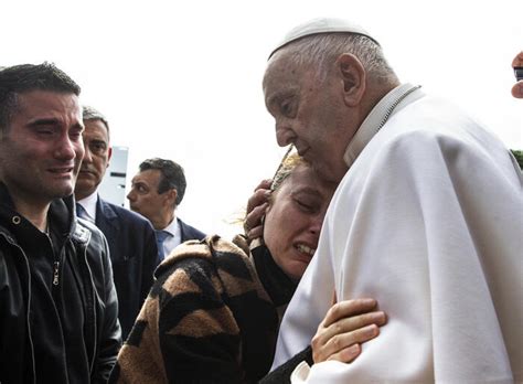 Santo Padre Non Ce La Faccio Pi Preghi Per Noi Papa Francesco