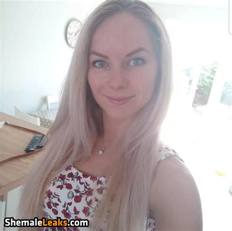 Emma May Eliaxoxobunn Emmammayo Leaked Nude OnlyFans Photo ShemaleLeaks