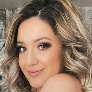 9 Hot Sexy Gabbie Kelley Bikini Pics